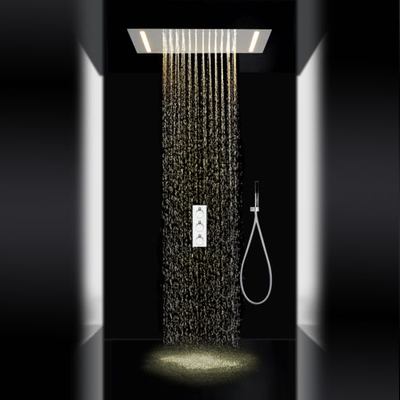 当代浴室LED小雨淋浴系统